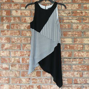 𝅺WHITE House Black Market Sleeveless Top